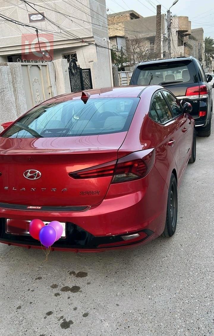 هیۆندای ئەلەنترا